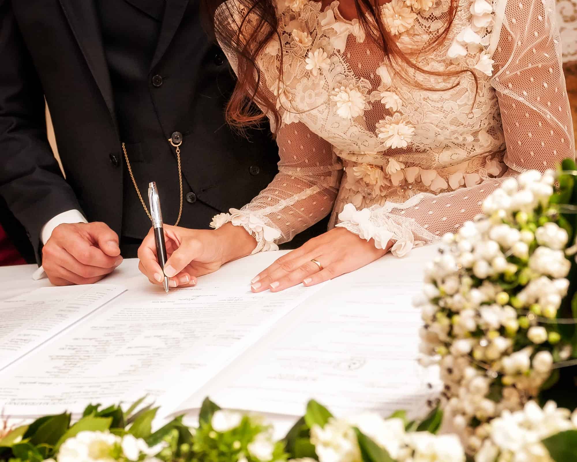 Can I Still Travel While I am Waiting for a Spouse Visa Image