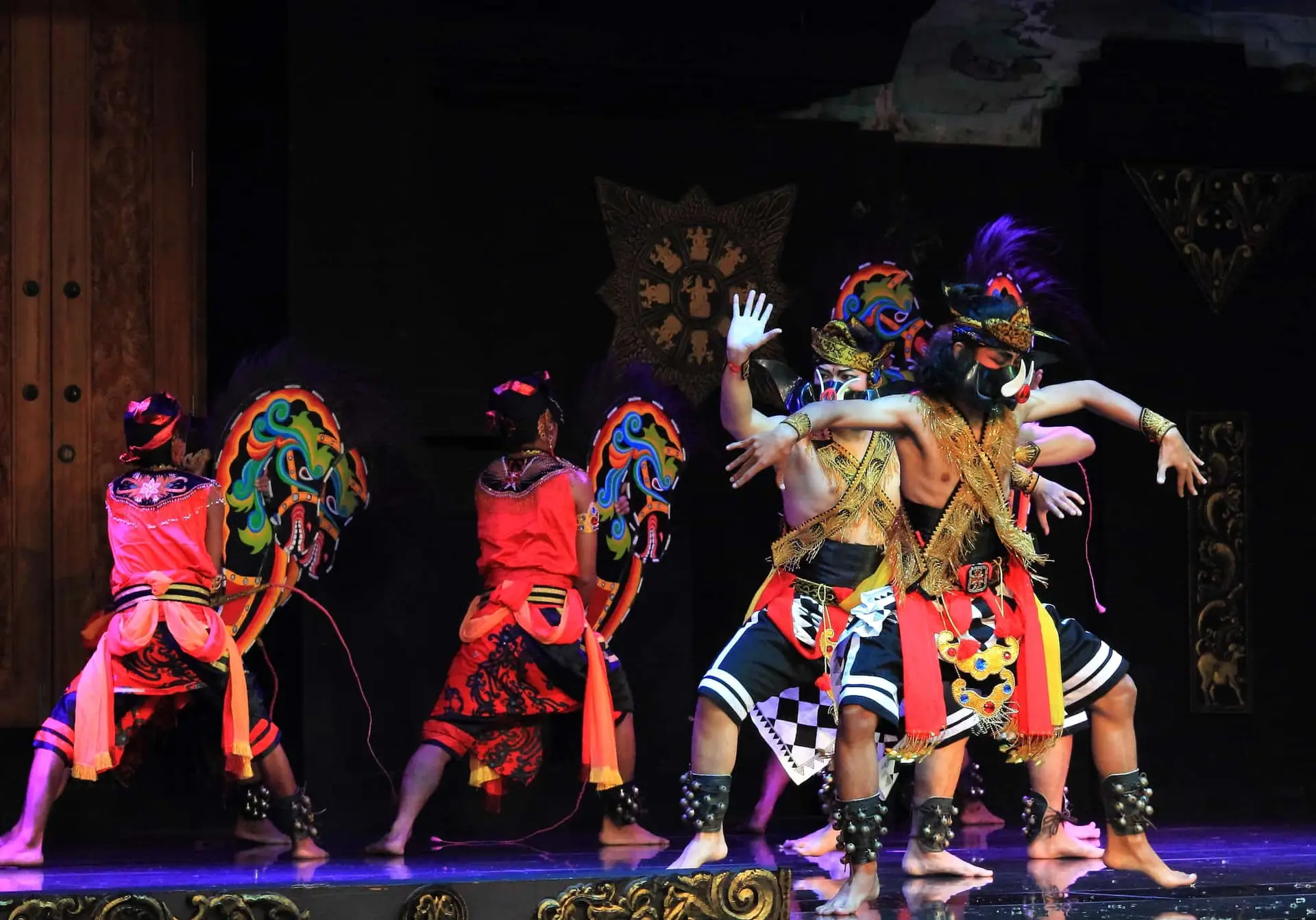 UK Entertainment Visas Or UK Creative Worker Visa
